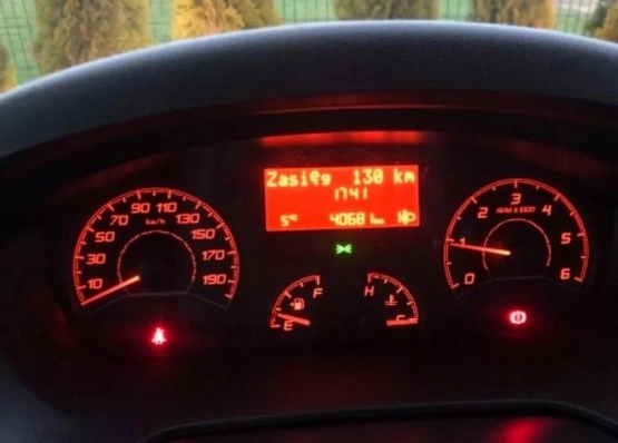                         Peugeot Boxer z 2015 roku, kamper - zdjęcie 5
                        