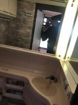                         Kamper na bazie mercedesa Mercedes, alkowa, 6 osób, piętrowe łóżko - zdjęcie 6
                        