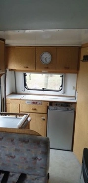                         Kamper Citroen C25 2.5 TD Klimatyzacja postojowa, podwójne ogrzewanie, nowa lodówka - zdjęcie 2
                        