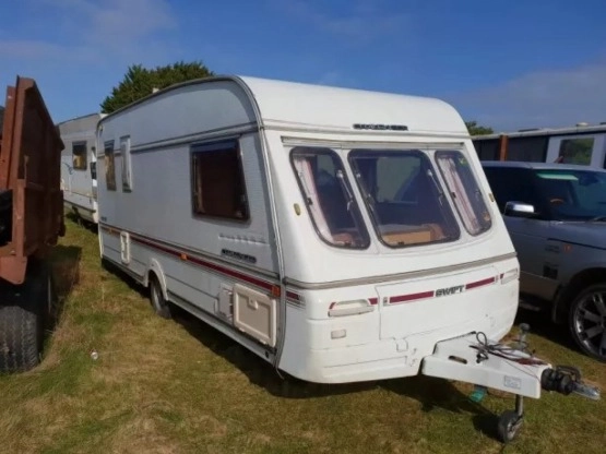                         SWIFT CHALLENGER 490 SE # 4 osobowa # 6.62 metra długa # papiery - zdjęcie 1
                        