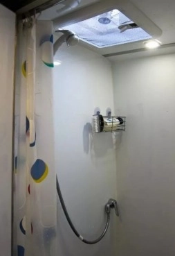                         Mercedes-Benz Sprinter z 2005 roku - zdjęcie 10
                        