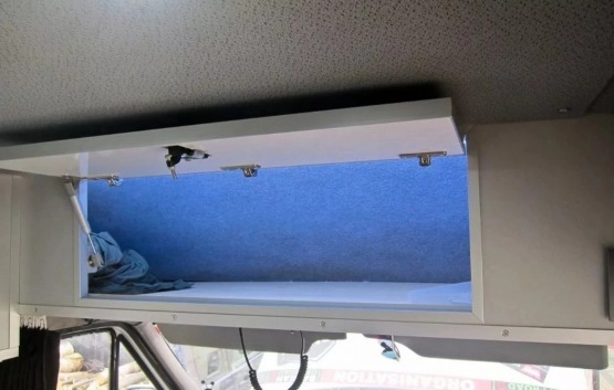                         Mercedes-Benz Sprinter z 2005 roku - zdjęcie 11
                        