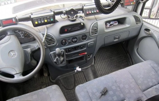                         Mercedes-Benz Sprinter z 2005 roku - zdjęcie 20
                        