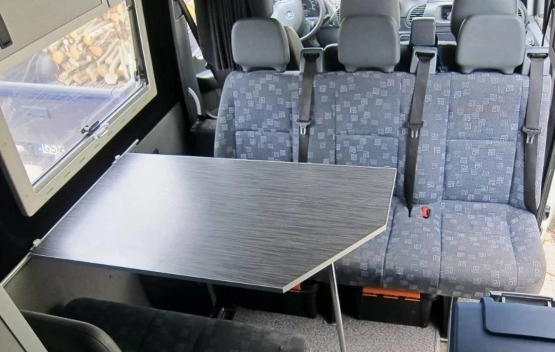                         Mercedes-Benz Sprinter z 2005 roku - zdjęcie 28
                        