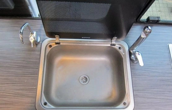                         Mercedes-Benz Sprinter z 2005 roku - zdjęcie 31
                        