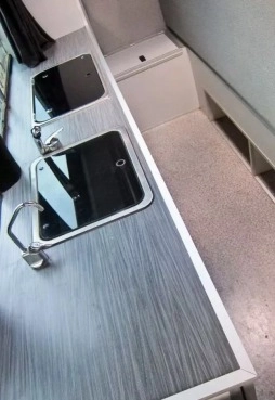                         Mercedes-Benz Sprinter z 2005 roku - zdjęcie 32
                        