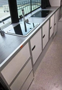                         Mercedes-Benz Sprinter z 2005 roku - zdjęcie 36
                        