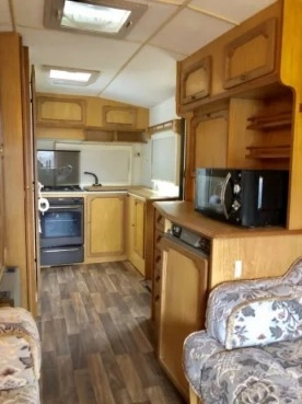                         Przyczepa Kempingowa Buccaner Elan 15 z namiotem - zdjęcie 5
                        