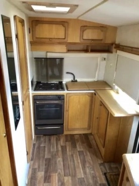                         Przyczepa Kempingowa Buccaner Elan 15 z namiotem - zdjęcie 6
                        