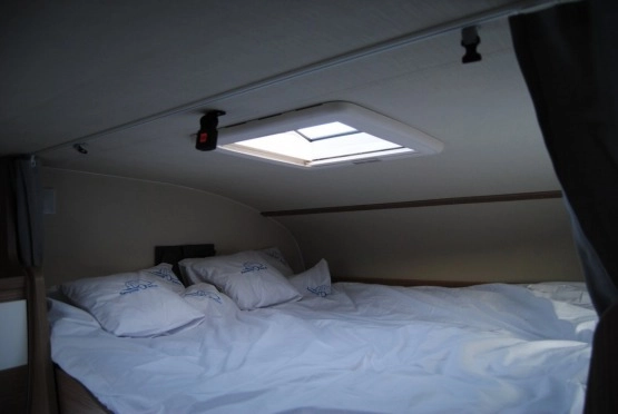                         Wynajmę ! Wypożyczę ! Nowy Kamper CARADO 6 osób 2.0 HDI 130 KM z 2018 roku - zdjęcie 17
                        