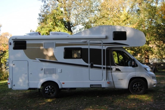                         Wynajmę ! Wypożyczę ! Nowy Kamper CARADO 6 osób 2.0 HDI 130 KM z 2018 roku - zdjęcie 2
                        