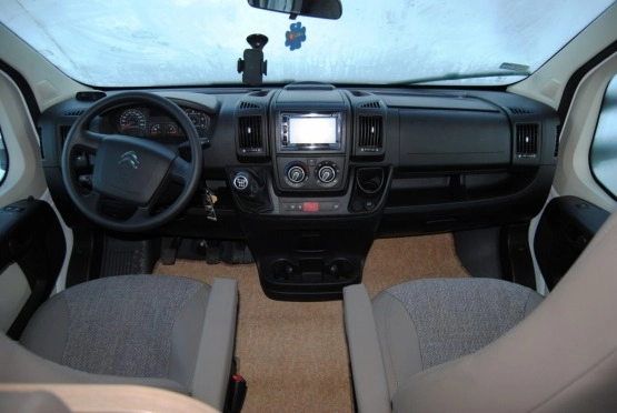                         Wynajmę ! Wypożyczę ! Nowy Kamper CARADO 6 osób 2.0 HDI 130 KM z 2018 roku - zdjęcie 7
                        