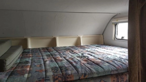                         Kamper Fiat Ducato 1999 r., 1.9 TD Hymer Eriba 4-osobowy, WC, Prysznic, Markiza - zdjęcie 3
                        