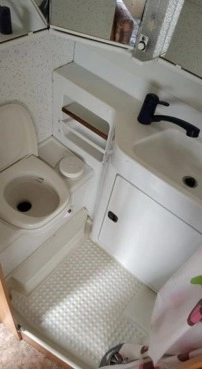                         Kamper Fiat Ducato 1999 r., 1.9 TD Hymer Eriba 4-osobowy, WC, Prysznic, Markiza - zdjęcie 8
                        