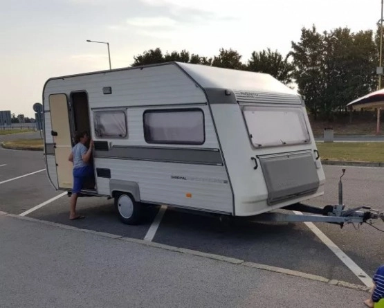                         Avento Royal 445 - solar, terma. Sucha! Zadbana! - zdjęcie 1
                        