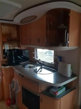                         Przyczepa kempingowa Hobby De Luxe 540 - zdjęcie 4
                        