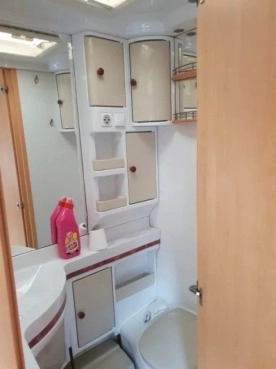                         Przyczepa kempingowa Hobby De Luxe 540 - zdjęcie 7
                        