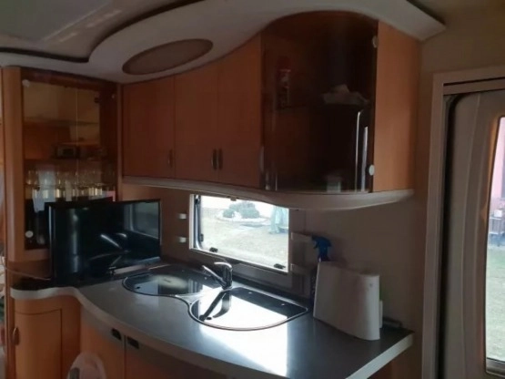                         Przyczepa kempingowa Hobby De Luxe 540 - zdjęcie 8
                        