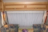                         wnętrze, salon, kanapa, układ, sypialnia, spanie, łóżko niemieckie, Przyczepa Kempingowa SPRITE SUPER 390
                        