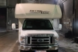                         Ford E450 - rzut z przodu 
                        