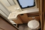                         toaleta kasetowa - Dethleffs Camper 730 FKR
                        