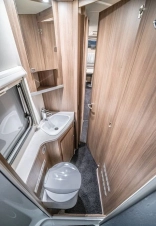                         umywalka - KNAUS 650 UDF Scandinavian Selection
                        