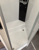                         prysznic - Nowy kamper Fiat Dethleffs TREND I 7057 DBL
                        