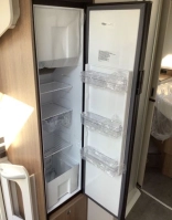                         lodówka - Nowy kamper Fiat Dethleffs TREND I 7057 DBL
                        