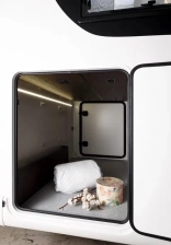                         Wnętrze luku bagażowego
                        