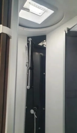                         Świetlik w łazience
                        