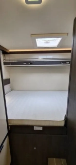                         Świetlik nad łóżkiem
                        