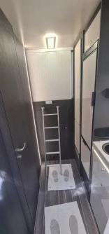                         Zamknięta sypialnia
                        