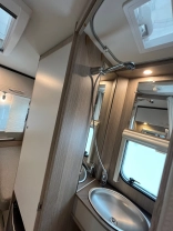                         Przyczepa Burstner Premio Life 430 TS - zdjęcie 11
                        