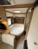                         Przyczepa Dethleffs Camper 560FMK - zdjęcie 8
                        