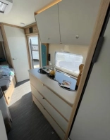                         Przyczepa Dethleffs Aero 470FSK - zdjęcie 6
                        