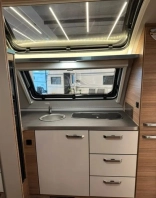                         Przyczepa Weinsberg Cara One 390 PUH - zdjęcie 9
                        