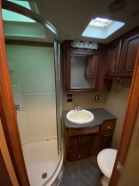                         Camper FORD F 53 NEWMAR BAY - zdjęcie 10
                        