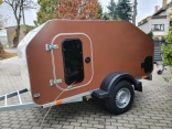                         Mini Przyczepa Kempingowa SMALL-CAMP - zdjęcie 1
                        