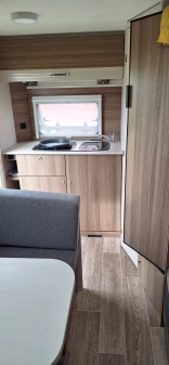                         Dethleffs C'joy 420 Qsh - zdjęcie 9
                        