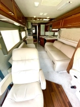                         Freightliner Fleetwood Discovery 38D - zdjęcie 5
                        