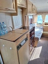                         Bailey Delamere - zdjęcie 1
                        