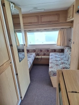                         Bailey Delamere - zdjęcie 3
                        