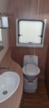                         KNAUS 580 - zdjęcie 6
                        