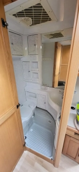                         Hobby 560 - zdjęcie 8
                        