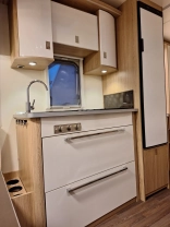                         Burstner Averso Plus 500 TS - zdjęcie 13
                        