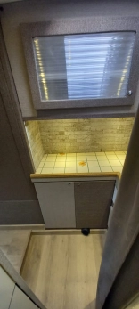                         Fiat Ducato z wysuwaną ścianą SLIDE OUT - zdjęcie 9
                        