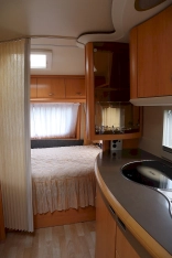                         Hobby De Luxe 440 SF z 2008 r. – zadbana i wygodna - zdjęcie 8
                        