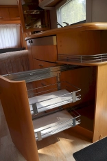                         Hobby De Luxe 440 SF z 2008 r. – zadbana i wygodna - zdjęcie 11
                        