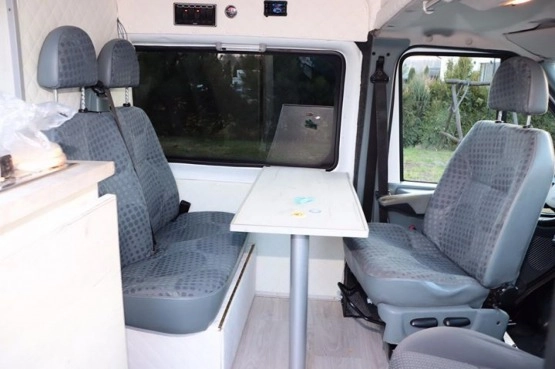                         Kamper FORD TRANSIT 2.4 tdci max długi i wysoki - zdjęcie 13
                        