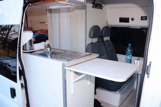                         Kamper FORD TRANSIT 2.4 tdci max długi i wysoki - zdjęcie 21
                        